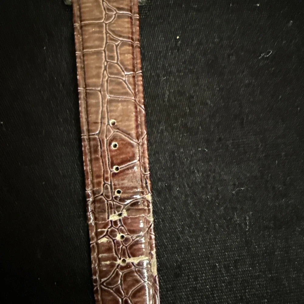 Peck & Peck Watch, Brown Buckle Band, Round Dial, Needs‎ Battery 4212
